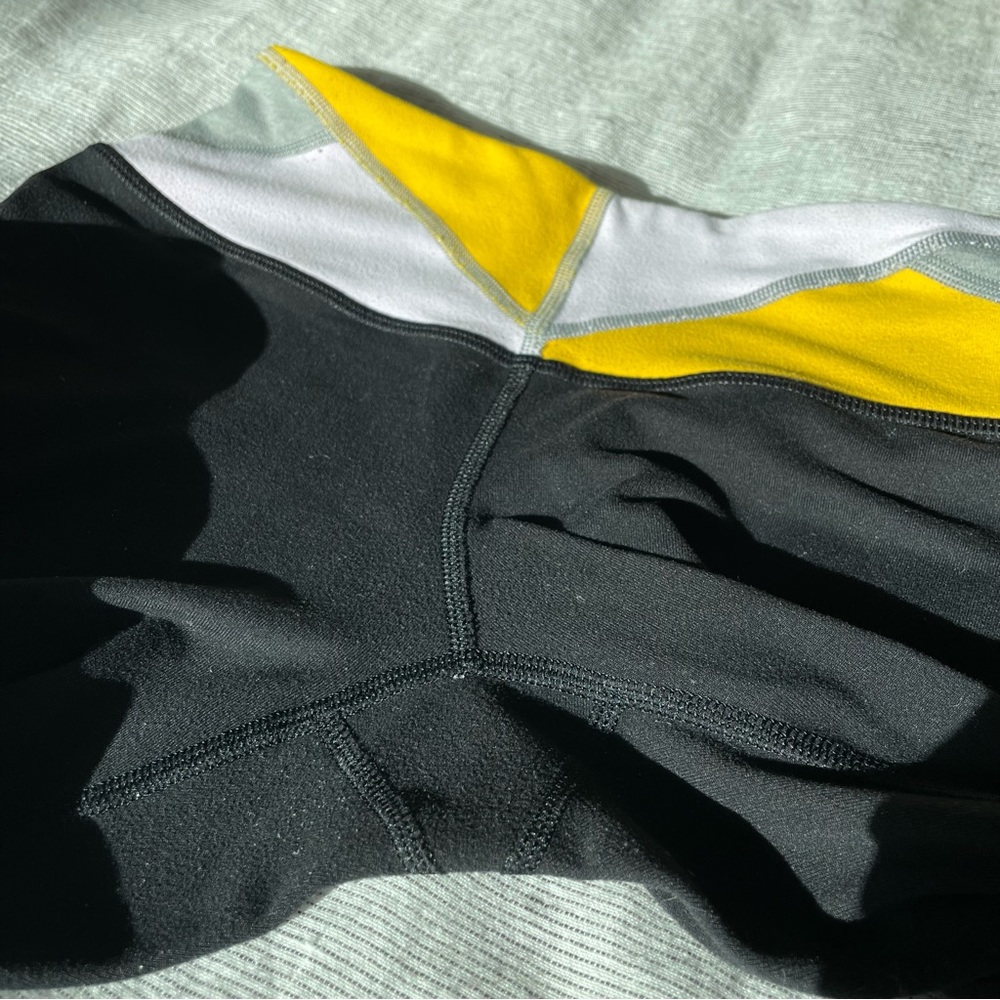 Lululemon cropped leggings with printed waistband